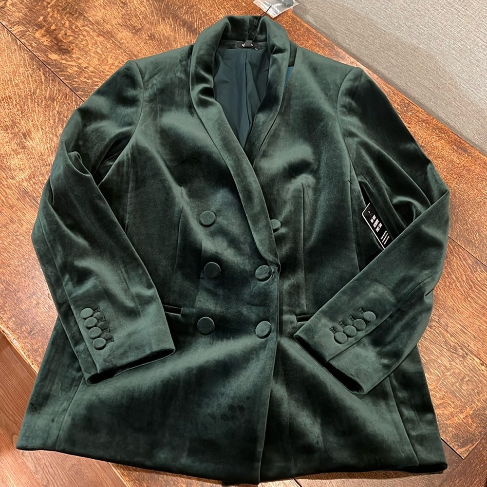 Express velveteen suit in beautiful emerald